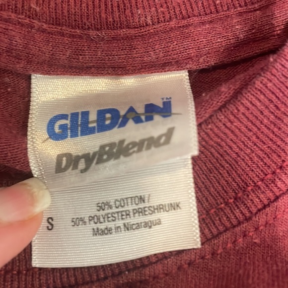 girls love their tigers cheer T-shirt Gildan burgundy red size S - Picture 7 of 8